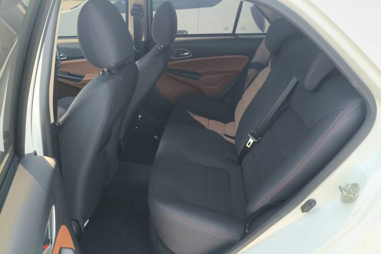 Used Geely Auto Diamond 2017 1.5L Manual Value-Added Model Left Rear Seat