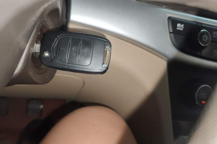 Used Baojun 730 2016 1.5L Manual Standard Version 7 Seats Vehicle Key