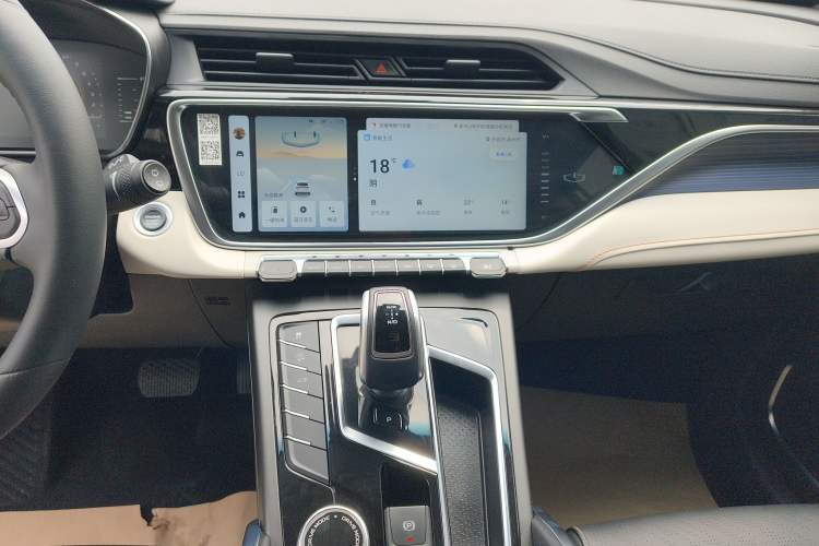 Used Geely Auto Emgrand X7 Sport 2022 Boyue X 1.8TD DCT ZhiZun Edition
