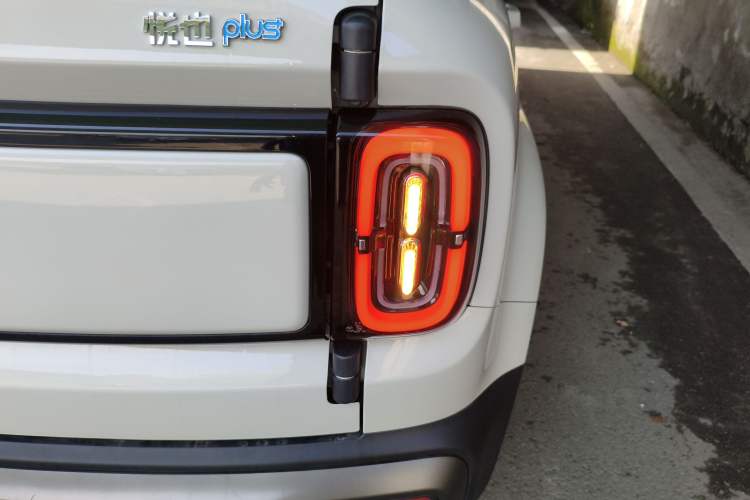 Used Baojun Spark EUV 2025 Flagship Edition 5 Seats Right Rear Taillight