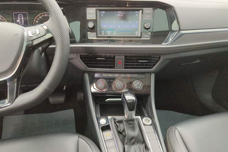 Used Volkswagen Sagitar 2020 200TSI DSG Comfort Version China VI Standard Audio And AC Panel