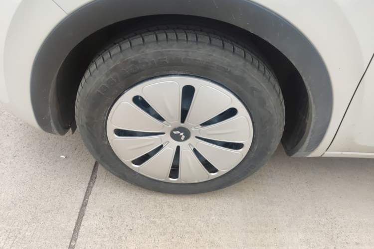 Used Wuling Bingo 2023 203km Light Edition Left Front Wheel Hub