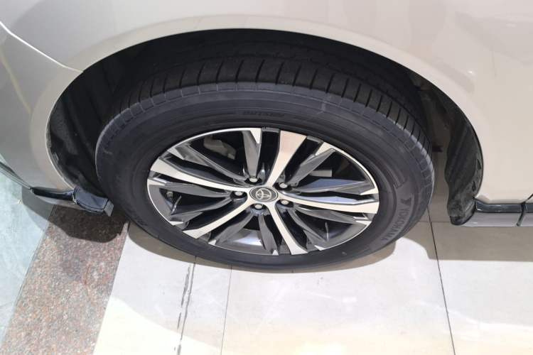 Used Toyota Venza 2023 2.0L CVT Two-Wheel Drive Luxury Edition