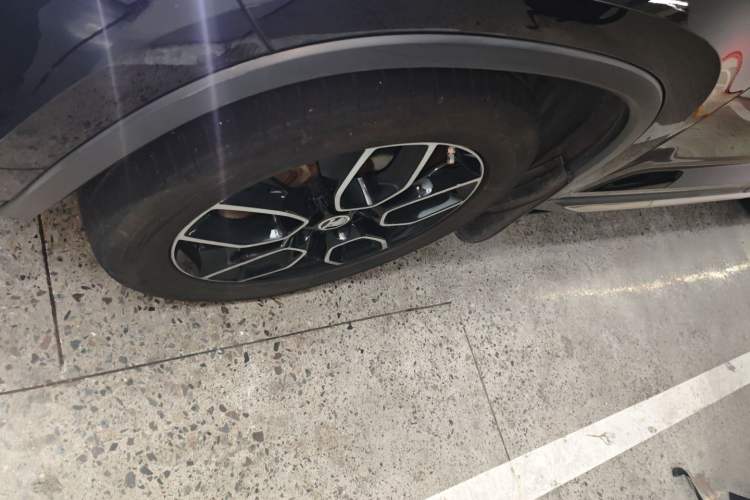 Used Skoda Kodiaq 2017 TSI330 7-Seater Two-Wheel-Drive Luxury Edition Left Front Wheel Hub