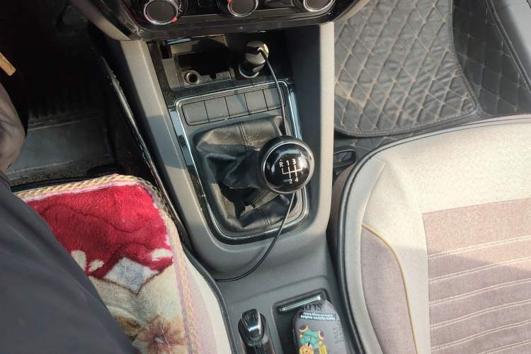 Used Volkswagen Sagitar 2015 1.6L Manual Comfort Model
