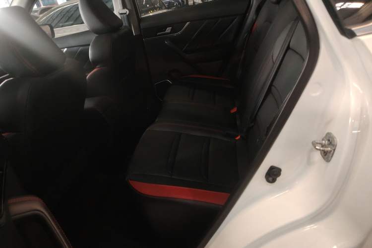 Used Venucia T60 2020 1.6L CVT Smart Drive Version China VI Standard
