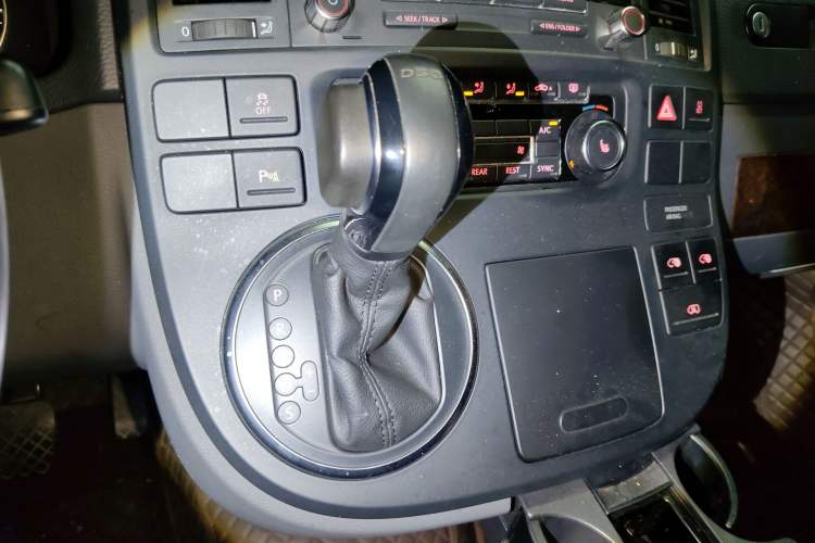 Used Volkswagen Multivan 2012 2.0 TSI Two-Wheel-Drive Luxury Edition
