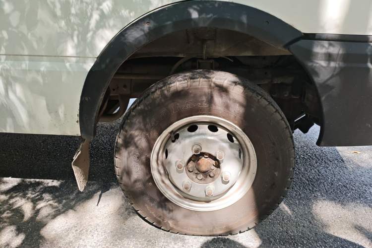 Used Iveco Daily 2012 2.5T-A35 Logistics Version 1 Mid-Roof
