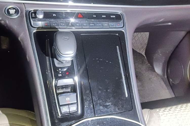 Used GAC Trumpchi M8 2023 Lingxiu Series 390T Prestige Edition Gear Lever