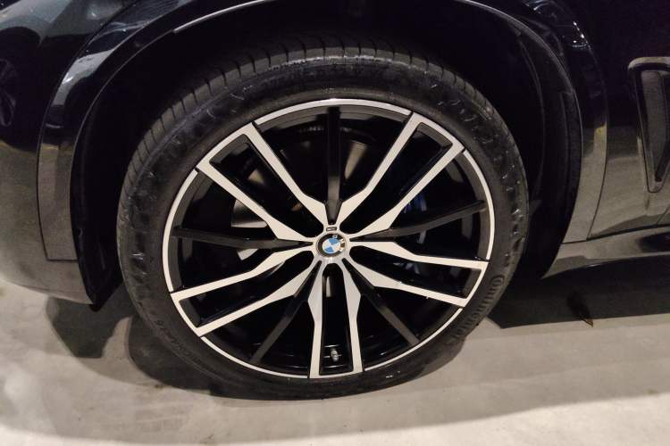 Used BMW X5 2021 xDrive40i Luxury Model with M Sport Package
