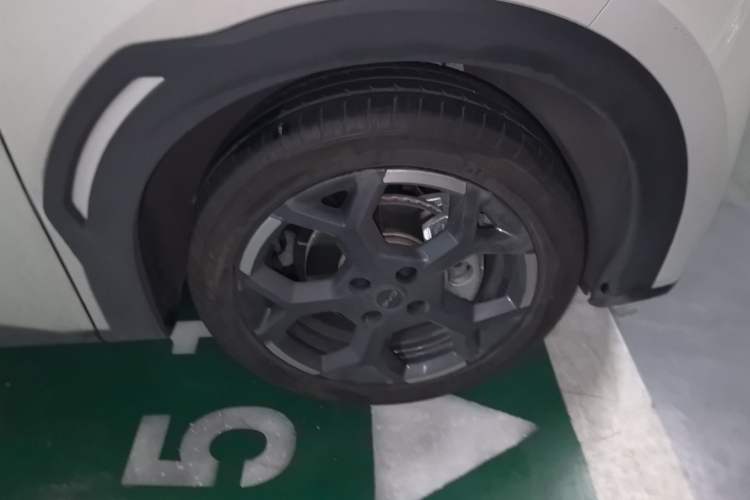 Used BYD Seagull 2024 Honor Edition 305km Freedom Version Right Front Wheel Hub