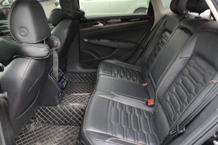 Used Volkswagen Passat 2020 330TSI Elite Edition China VI Left Rear Seat
