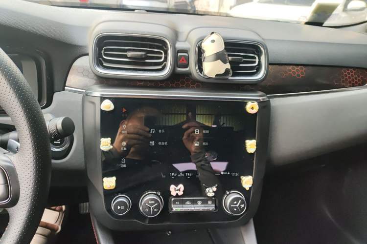 Used Lynk & Co 03 2019 1.5TD DCT Sport Edition China VI Standard Audio And AC Panel