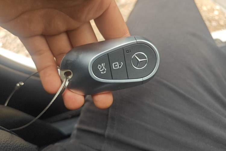 Used Mercedes-Benz C-Class 2022 Restyled C 260 L Sport Edition Vehicle Key