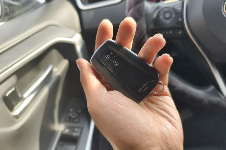 Used Toyota RAV4 2021 2.0L CVT 4x4 Style PLUS Edition
