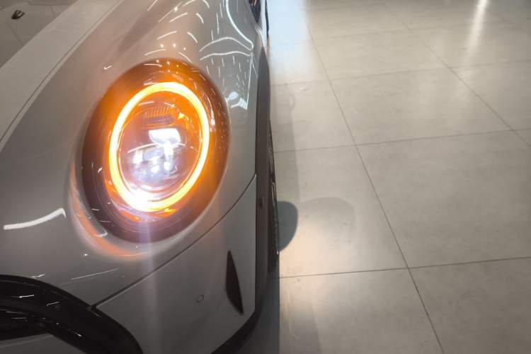 Used MINI 2022 Updated 1.5T COOPER Artist