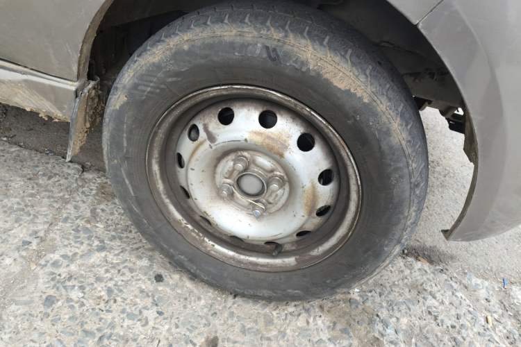 Used Jinbei New Hiace X30L 2018 1.5L Wealth Edition DLCG14 Right Front Wheel Hub