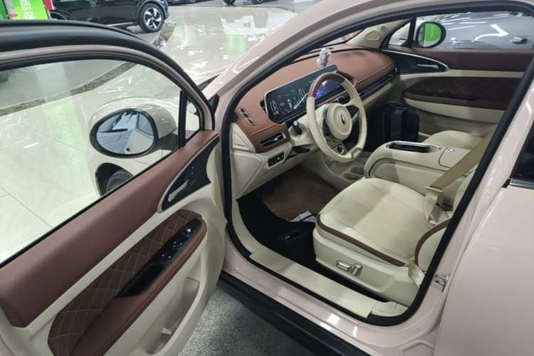 Used ORA Good Cat 2023 401 km Standard Range Premium Version Lithium Iron Phosphate
