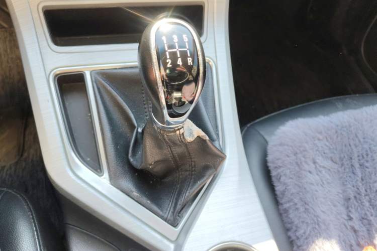 Used Geely Auto Vision 2018 1.5L Manual Happiness Edition Gear Lever