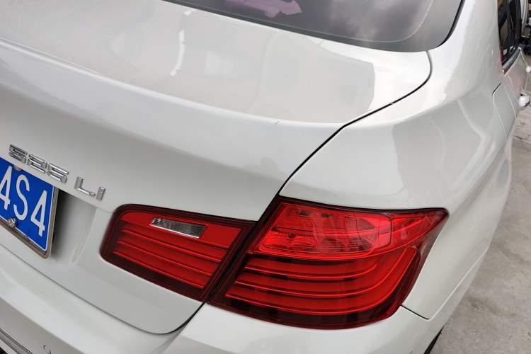 Used BMW 5 Series 2017 525Li Luxury Design Package Right Rear Taillight