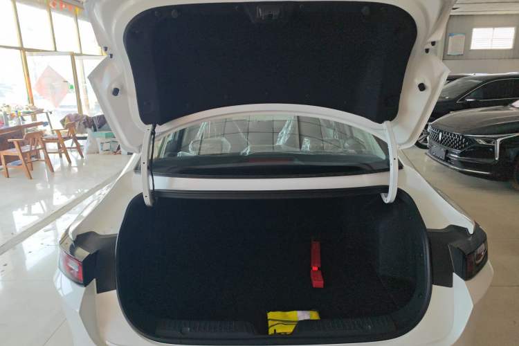 Used CHANGAN Eado 2025 Blue Whale 1.5T 500Bar Prestige Model
