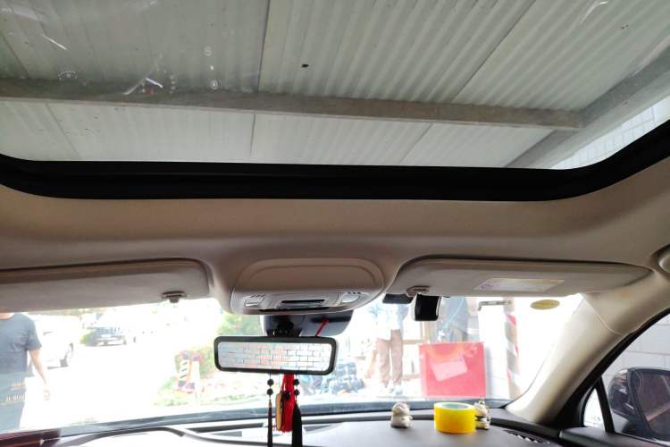 Used Buick Envision 2022 Encore Plus 652T Five-Seat All-Wheel-Drive Luxury Model Headliner