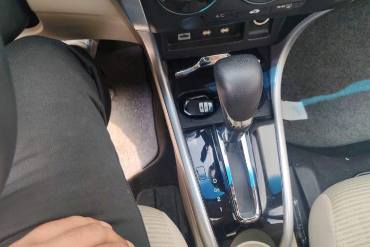 Used Honda Crider 2015 1.8L automatic luxury edition