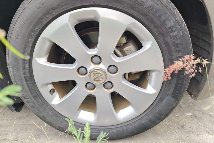 Used Buick Regal 2012 2.0L Comfort Edition Right Front Wheel Hub
