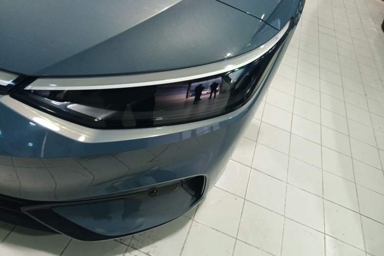 Used Volkswagen ID.7 VIZZION 2024 AIR model Left Front Headlight