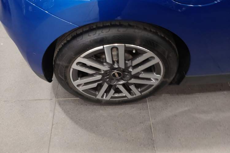 Used MINI Electric COOPER 2024 456km COOPER E Classic Edition Right Rear Wheel Hub