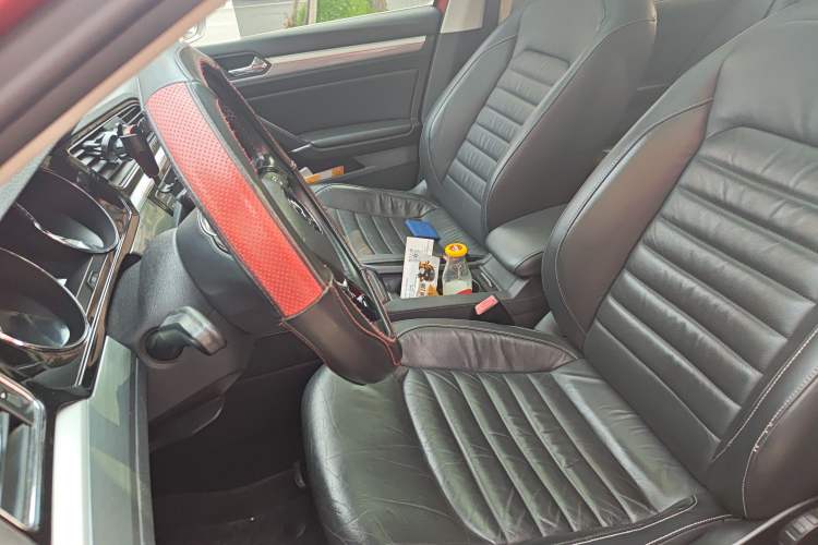 Used Volkswagen Lamando 2017 280TSI DSG Comfort Edition Left Front Seat