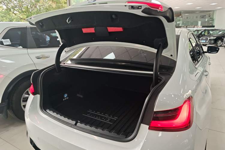 Used BMW i3 2024 eDrive 35 L
