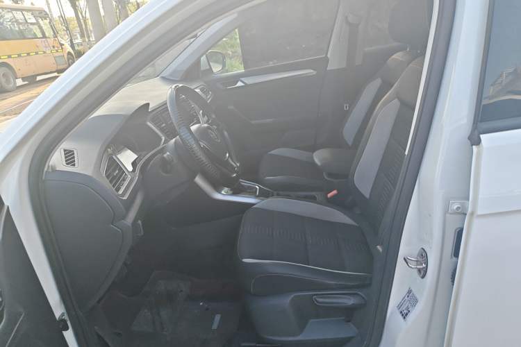 Used Volkswagen T-ROC 2018 230TSI DSG Two-Wheel Drive Advanced Version China V Standard Left Front Seat