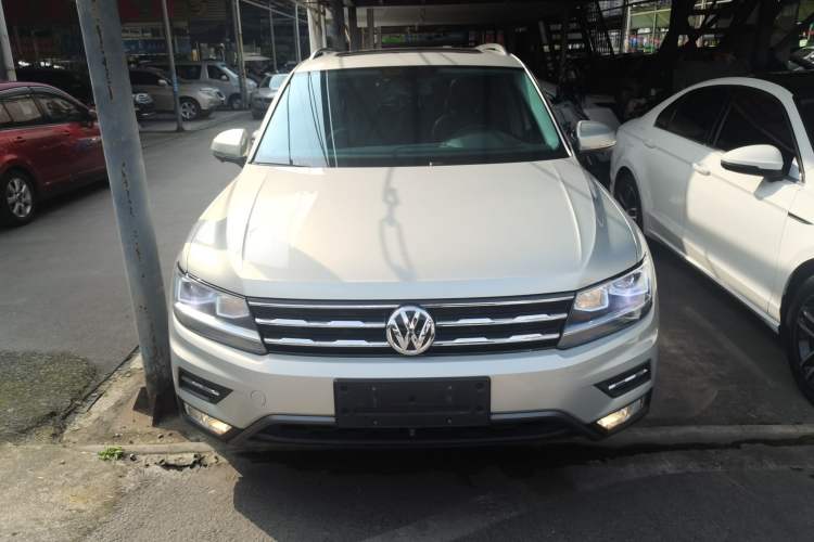 Used Volkswagen Tiguan L 2019 Updated Version 330TSI Automatic Two-Wheel Drive Panoramic Comfort Edition China VI Standard Front