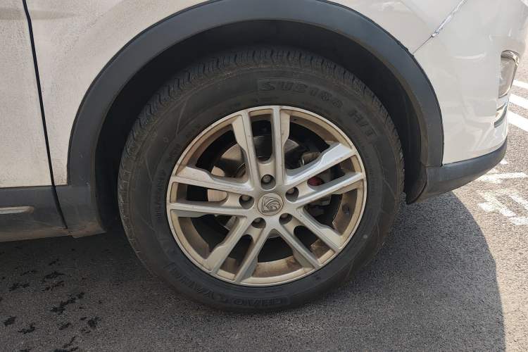 Used Baojun 560 2015 1.8L manual Comfort trim level
