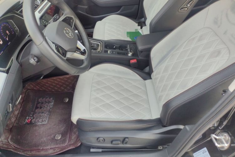 Used Volkswagen Magotan 2023 2 Million Units Limited Edition 330TSI DSG Leading Version
