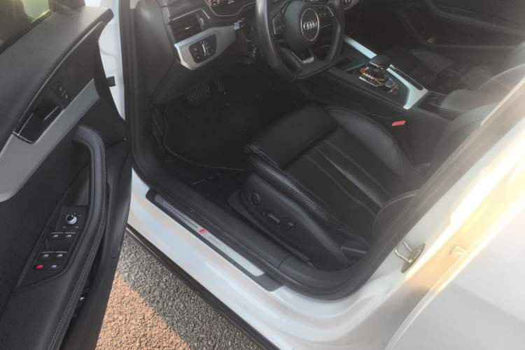 Used Audi A4L 2022 40 TFSI Luxury Dynamic Model