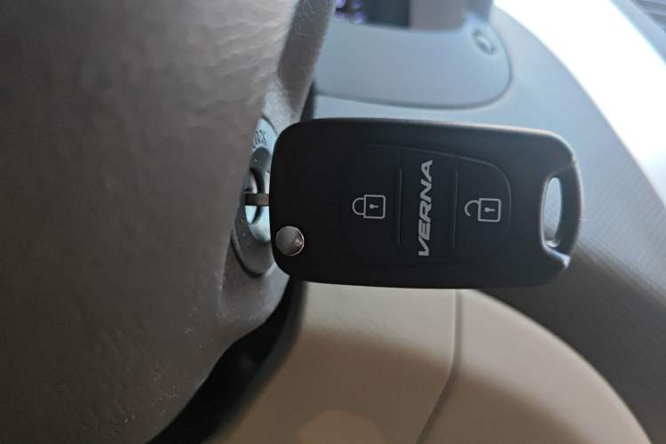 Used Hyundai Verna (older generation) 2010 Sedan 1.4L Automatic Fashionable GT Model
