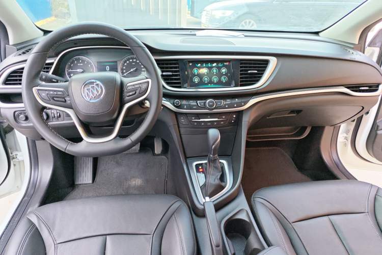 Used Buick Excelle GX 2019 18T Automatic Connected Elite Model China VI Standard Center Console