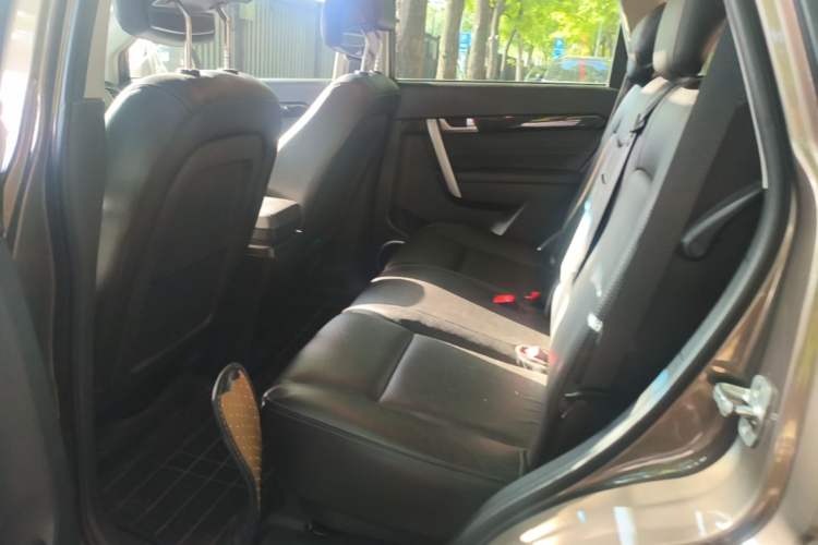 Used Chevrolet Captiva 2017 2.4L 4x4 Flagship Edition 7-Seater
