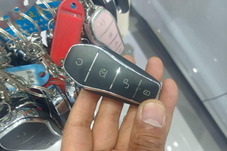 Used BYD Song PLUS New Energy 2025 DM-i 112KM Prestige Model Vehicle Key