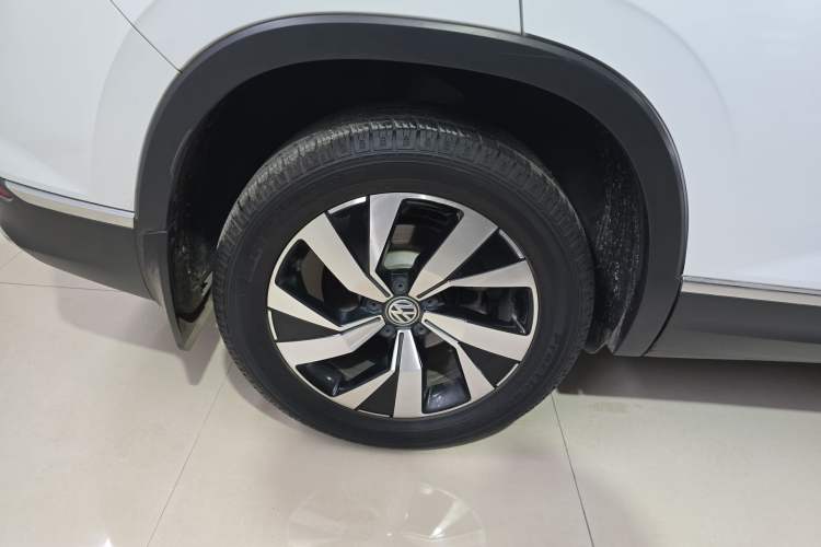 Used Volkswagen Tayron 2020 330TSI Two-Wheel Drive Luxury Smart Connectivity Version
