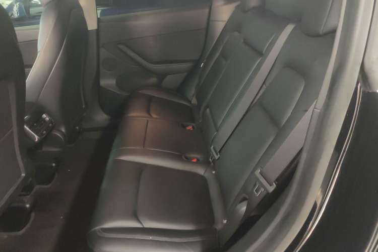 Used Tesla Model Y 2022 Long-Range All-Wheel-Drive Version
