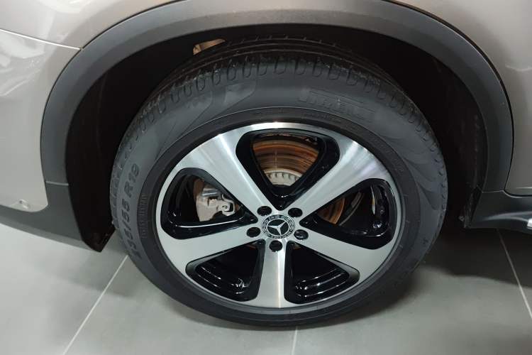 Used Mercedes-Benz GLC 2019 Facelift GLC 260 L 4MATIC Luxury Model