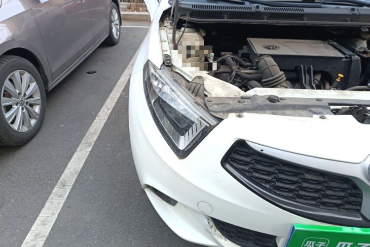 Used Brilliance H220 2014 1.5L Manual Comfort Model Right Front Headlight