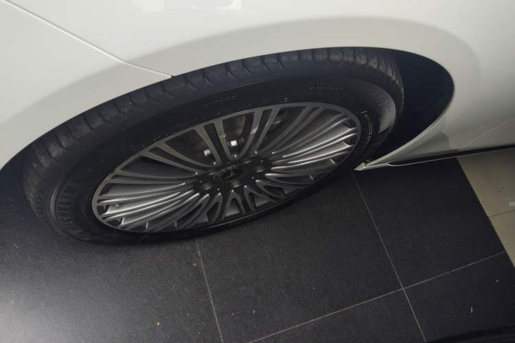 Used Mercedes-Benz E-Class 2021 Restyled E 300 L Luxury Edition
