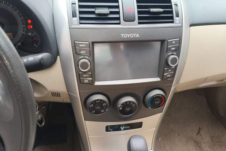 Used Toyota Corolla 2013 Special Edition 1.6L Automatic Cool GL Model Audio And AC Panel