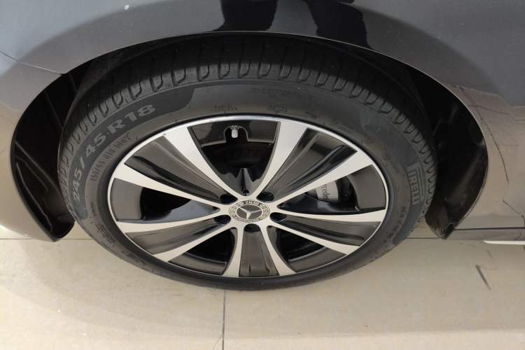 Used Mercedes-Benz E-Class New Energy 2022 Restyled E 350 e L Plug-in Hybrid Sports Sedan Left Front Wheel Hub