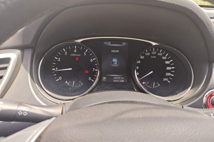 Used Nissan X-Trail 2015 2.0L CVT Comfort MAX Edition 2WD
