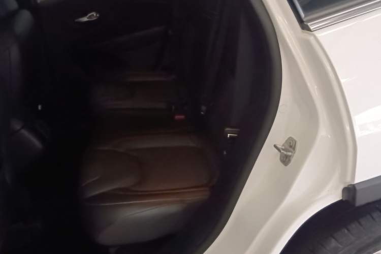 Used Jeep Cherokee 2016 2.0L Superior Edition
